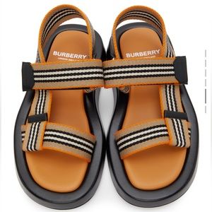 BURBERRY
Beige & Orange Icon Stripe Eve Flat Sandals (size39) BRAND NEW /NO BOX